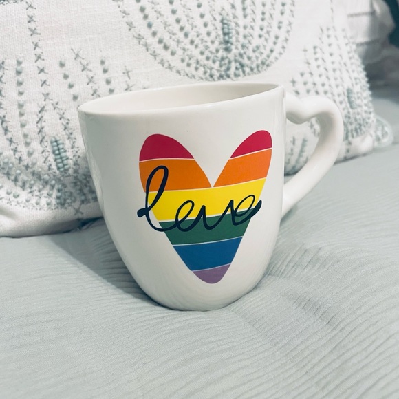 NWT Love Rainbow Mug with Heart Shaped Handle - Picture 1 of 4